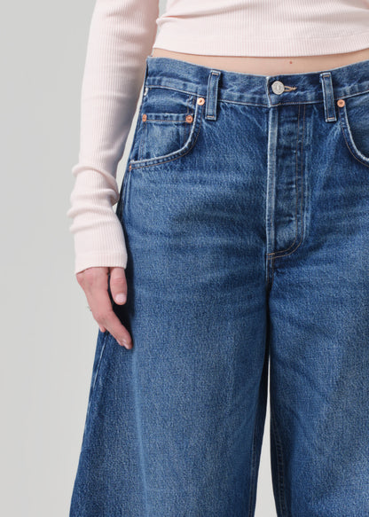 Petite Horseshoe Jean in Claremont detail