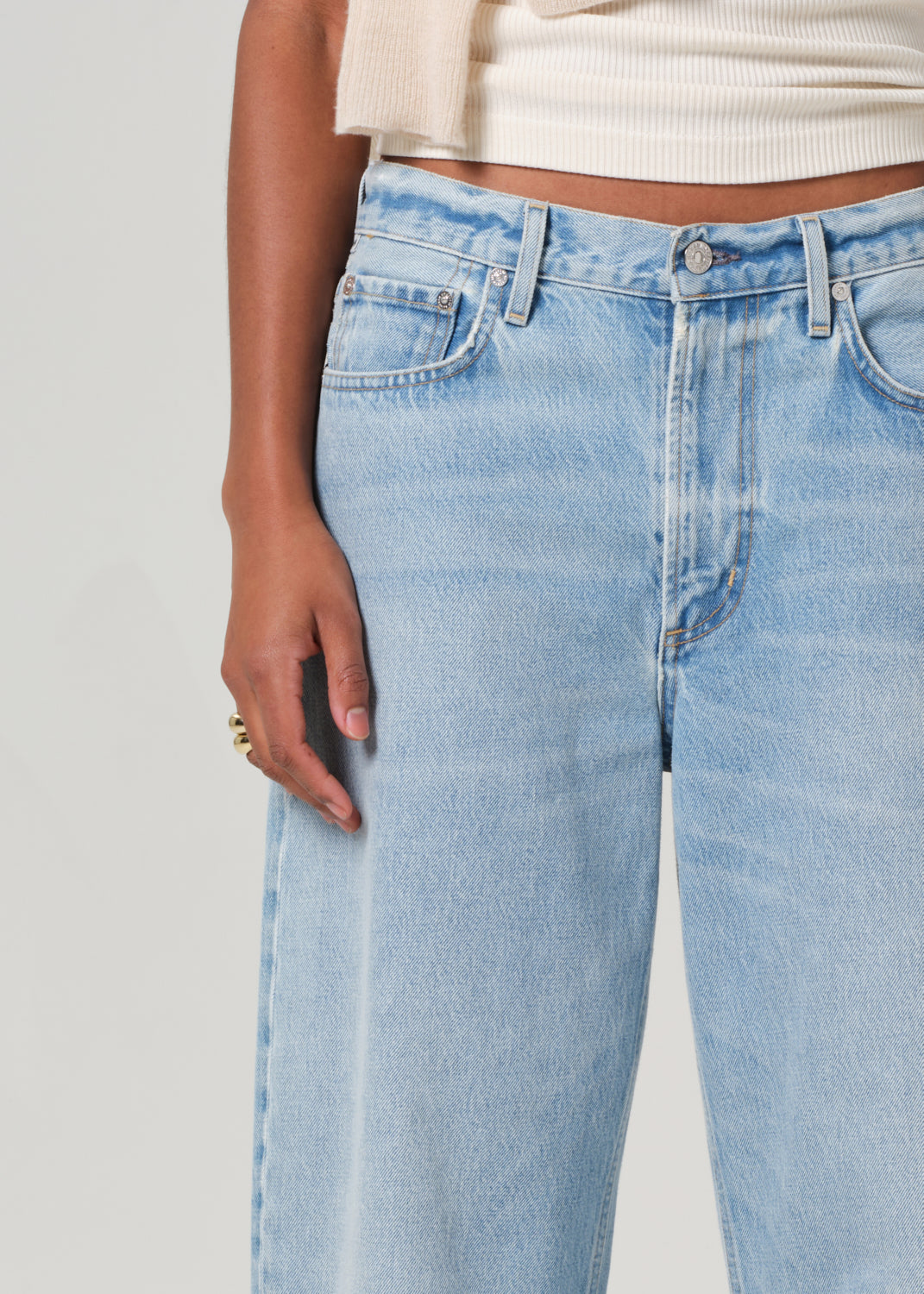 Miro Relaxed Jean Petite in Gemini detail