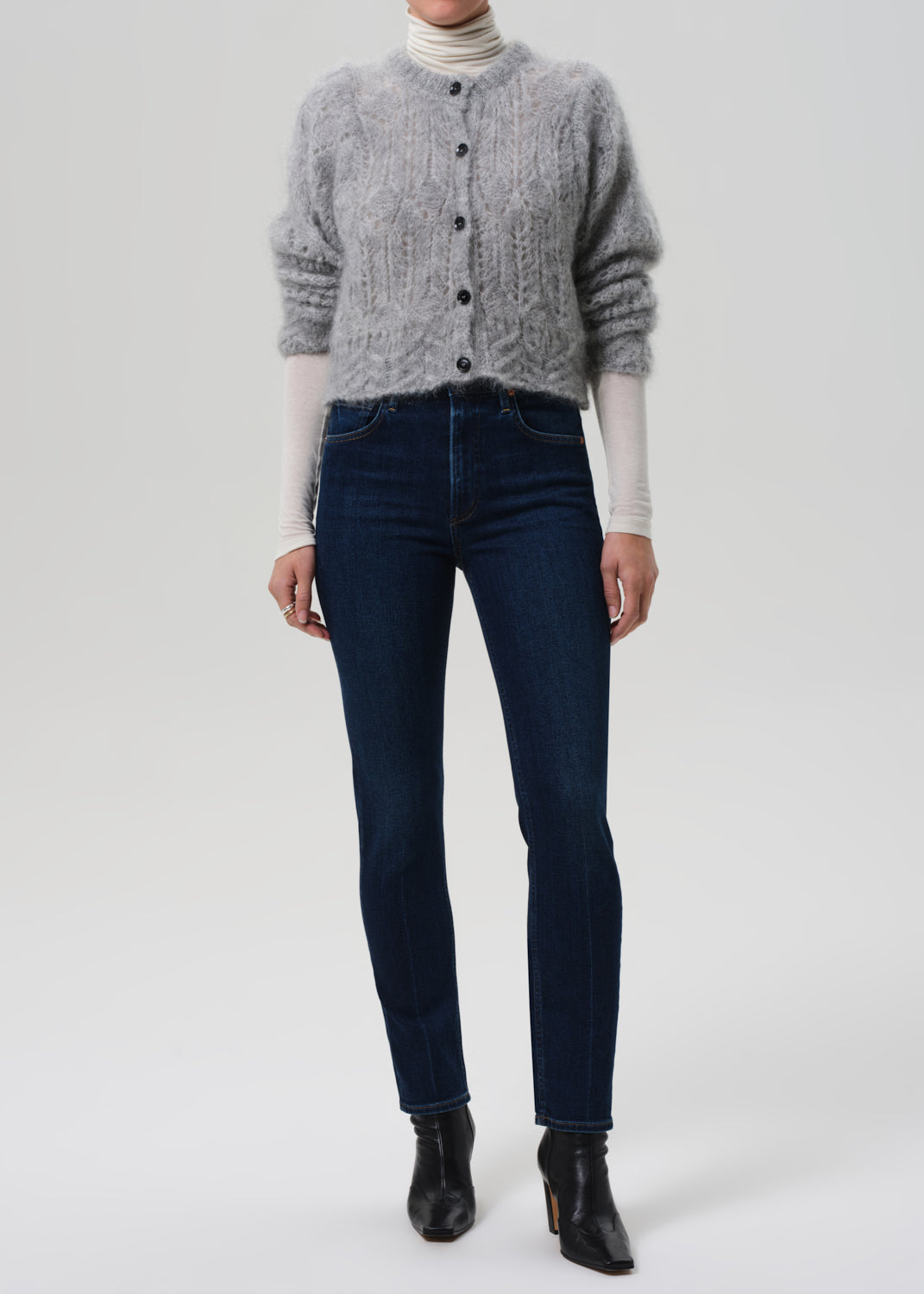 Isola Slim in Speculate