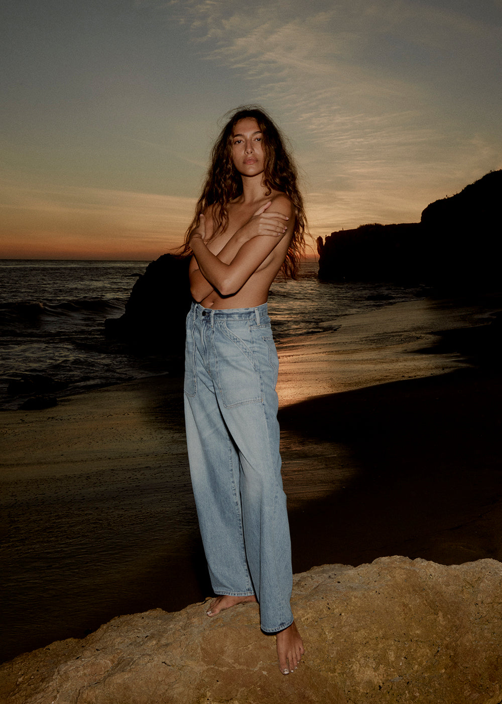 Ayla Cargo in Zenith – Citizens of Humanity