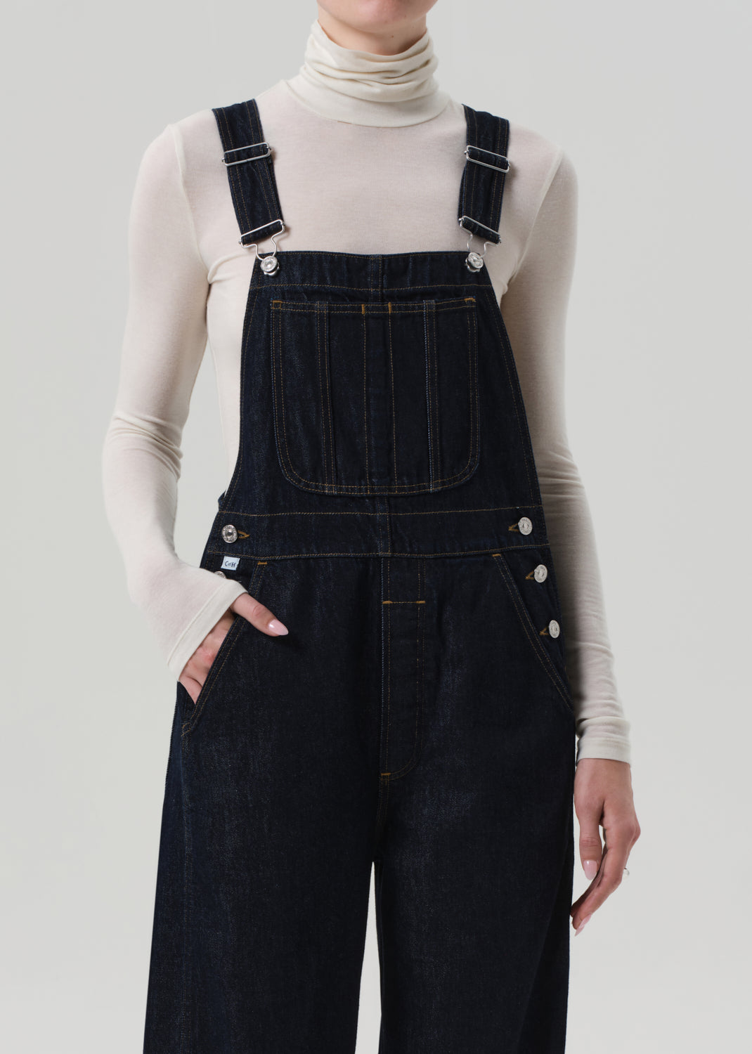 Freya Overall in Juno – Citizens of Humanity