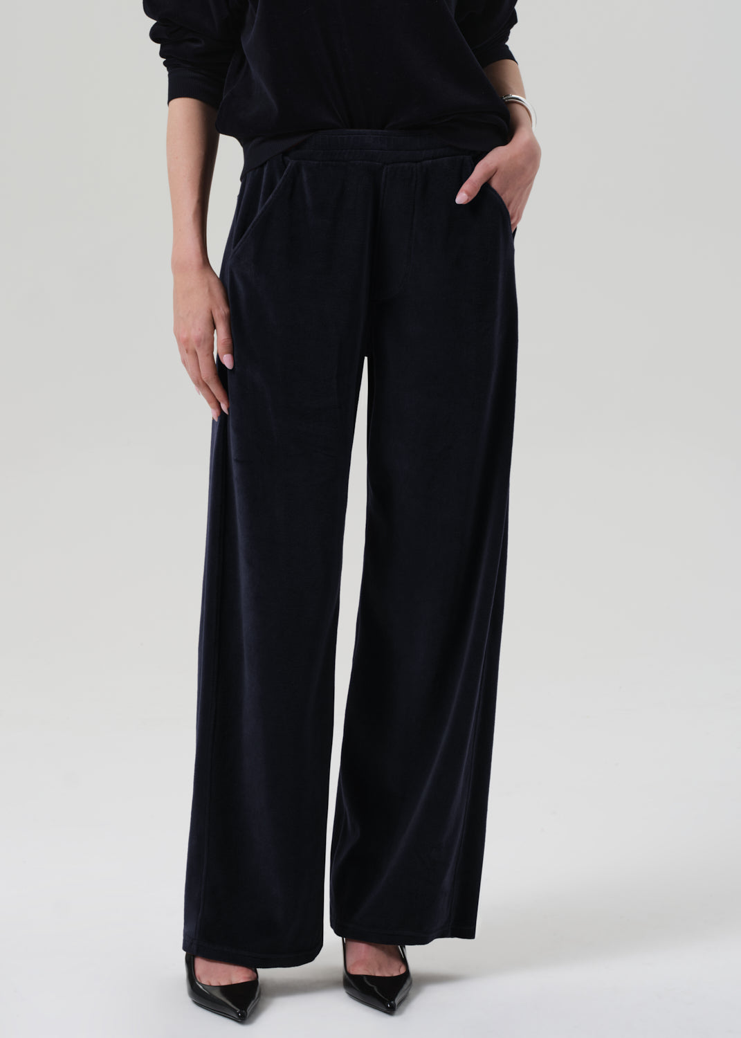 Brynn Drawstring Velour Pant in Notte – Citizens of Humanity