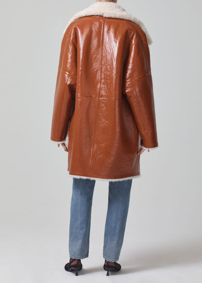 Elodie Shearling Coat in Camel Shiny Icelandic Merino back