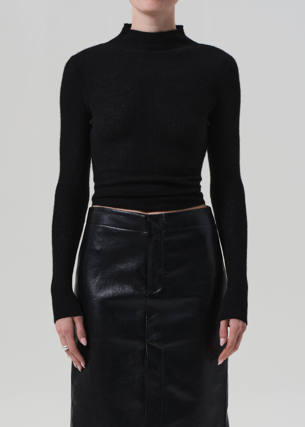Nara Turtleneck
In Black
