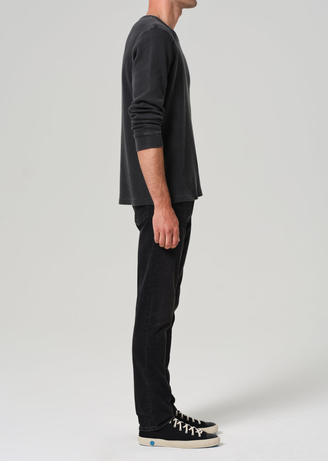 London Tapered Slim Perform in Dark Storm side