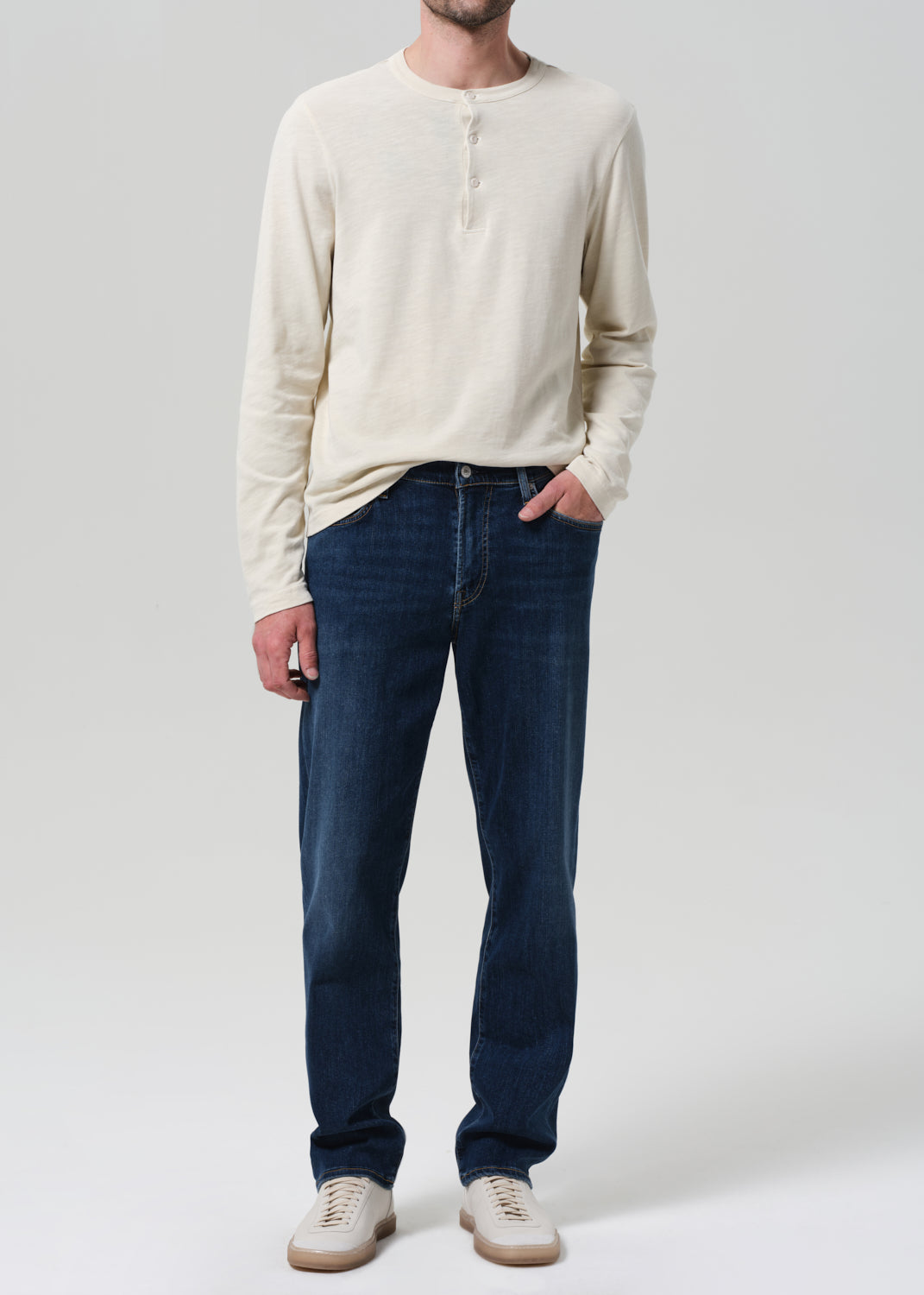 Elijah Straight Perform in Duke front