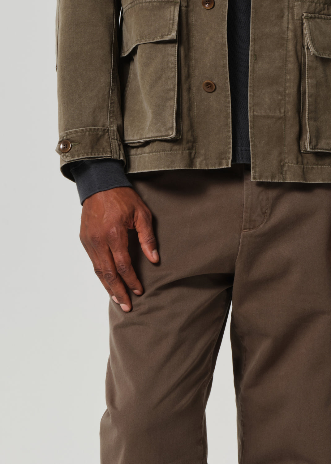 Flat Front Chino in Bay Leaf detail