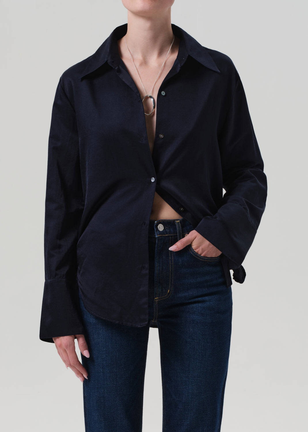 Camilia Shirt
In Midnight