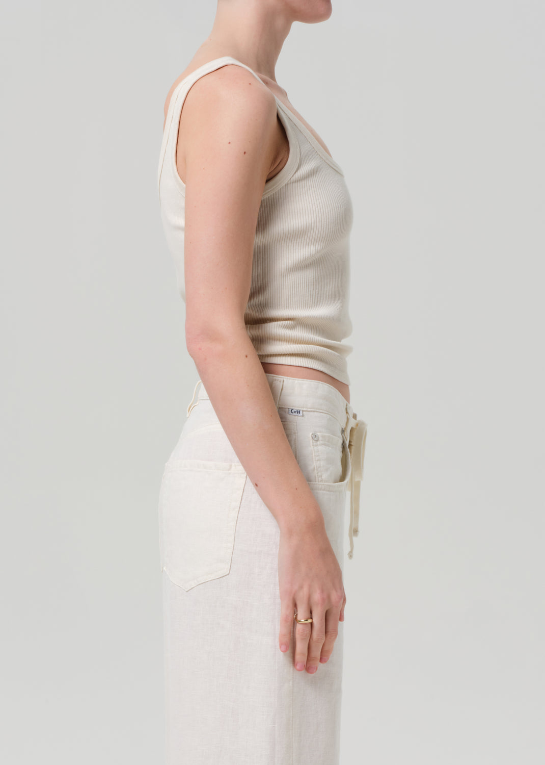 Faye Tank in Dune side