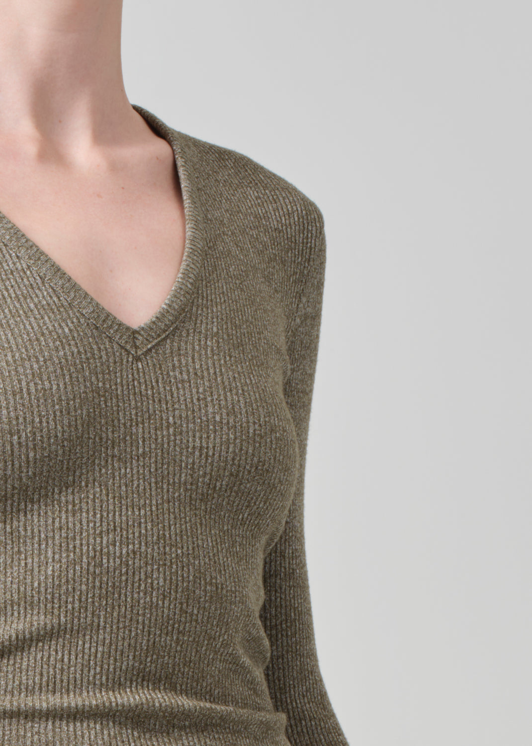 Emma V-Neck in Costes detail