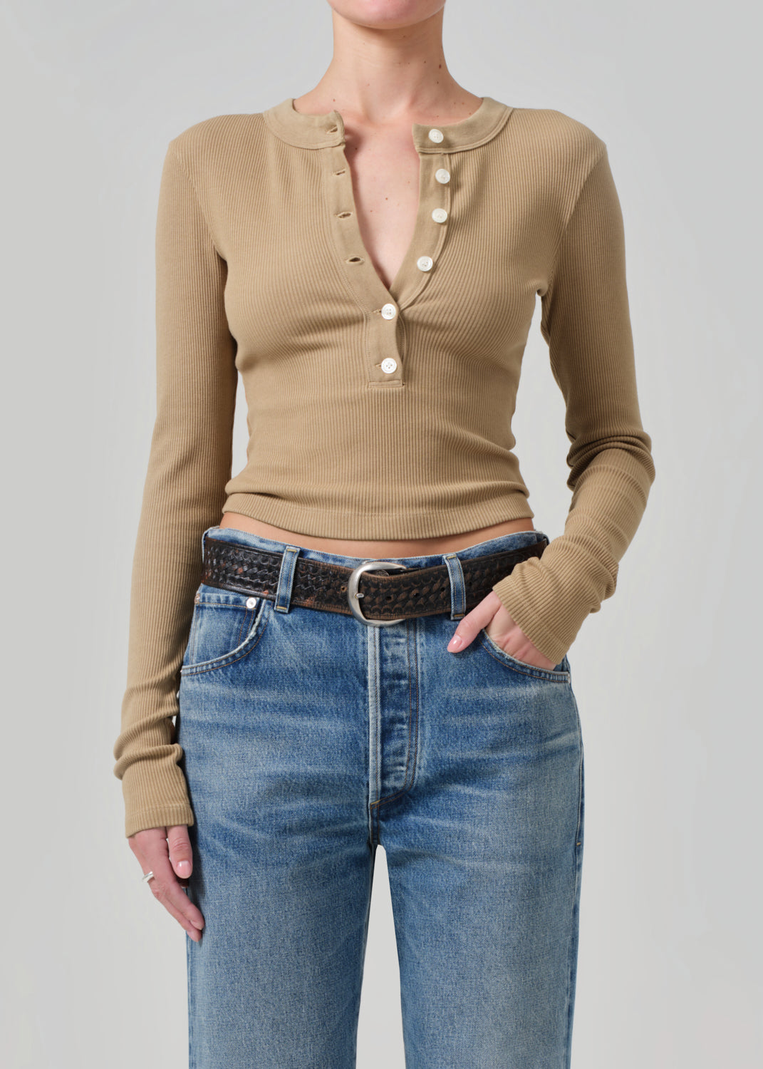 Varra Henley in Sandie front