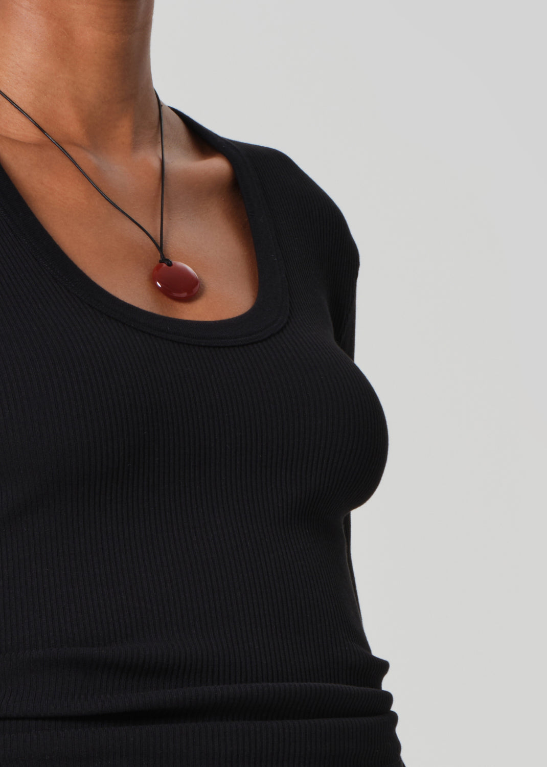 Mara U-Neck in Black detail