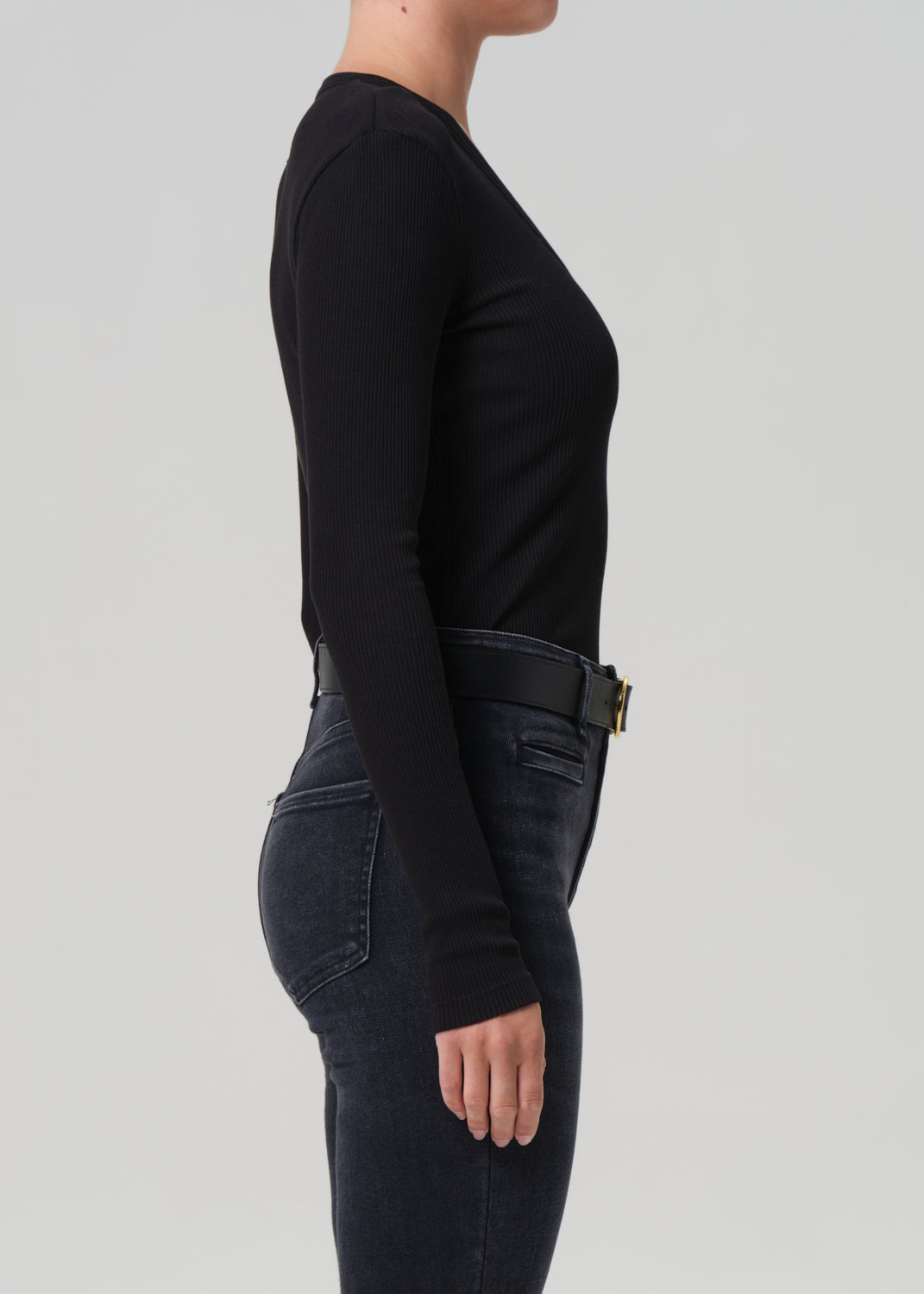 Mara U-Neck in Black side