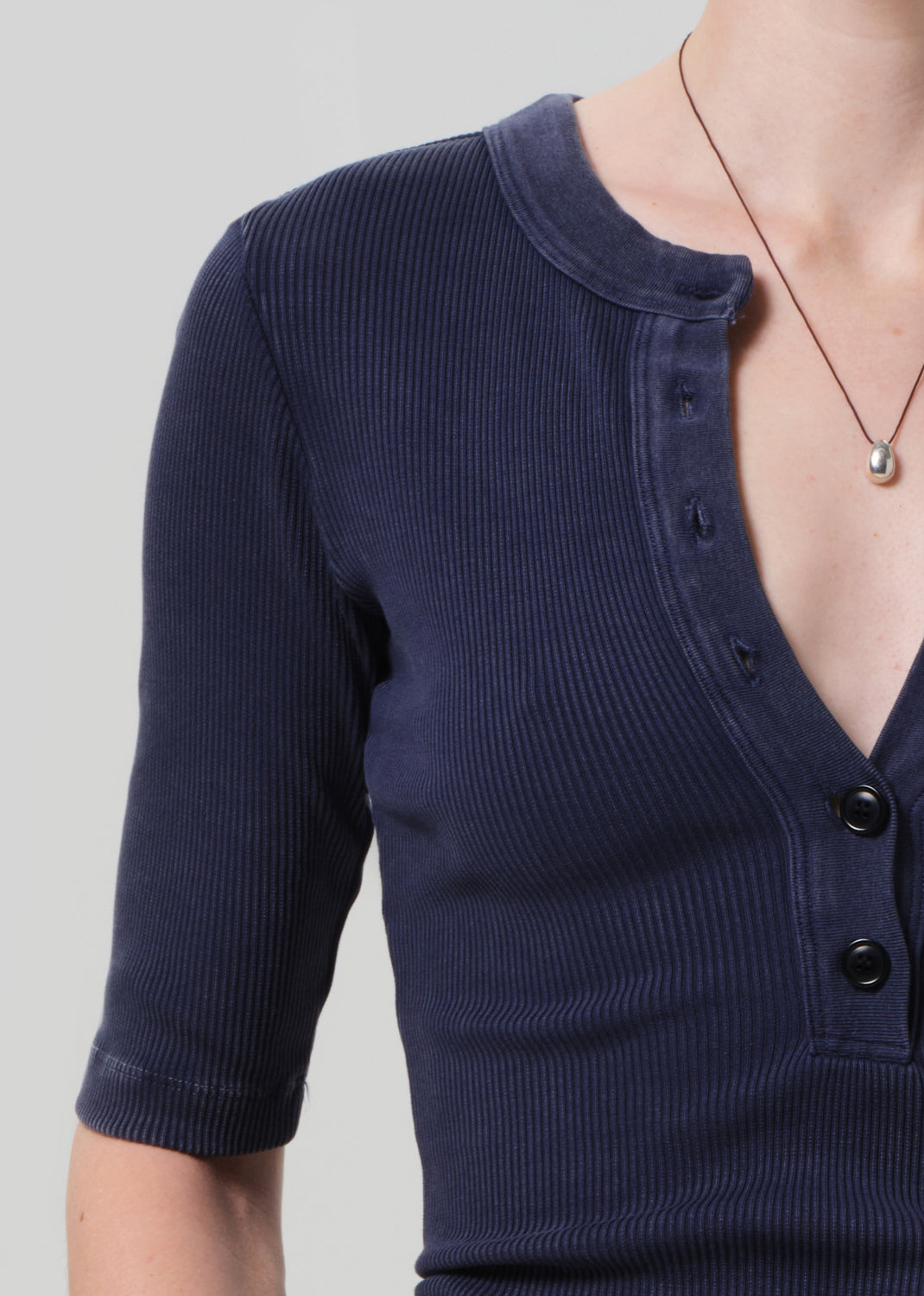 Nali S/S Henley Charcoal