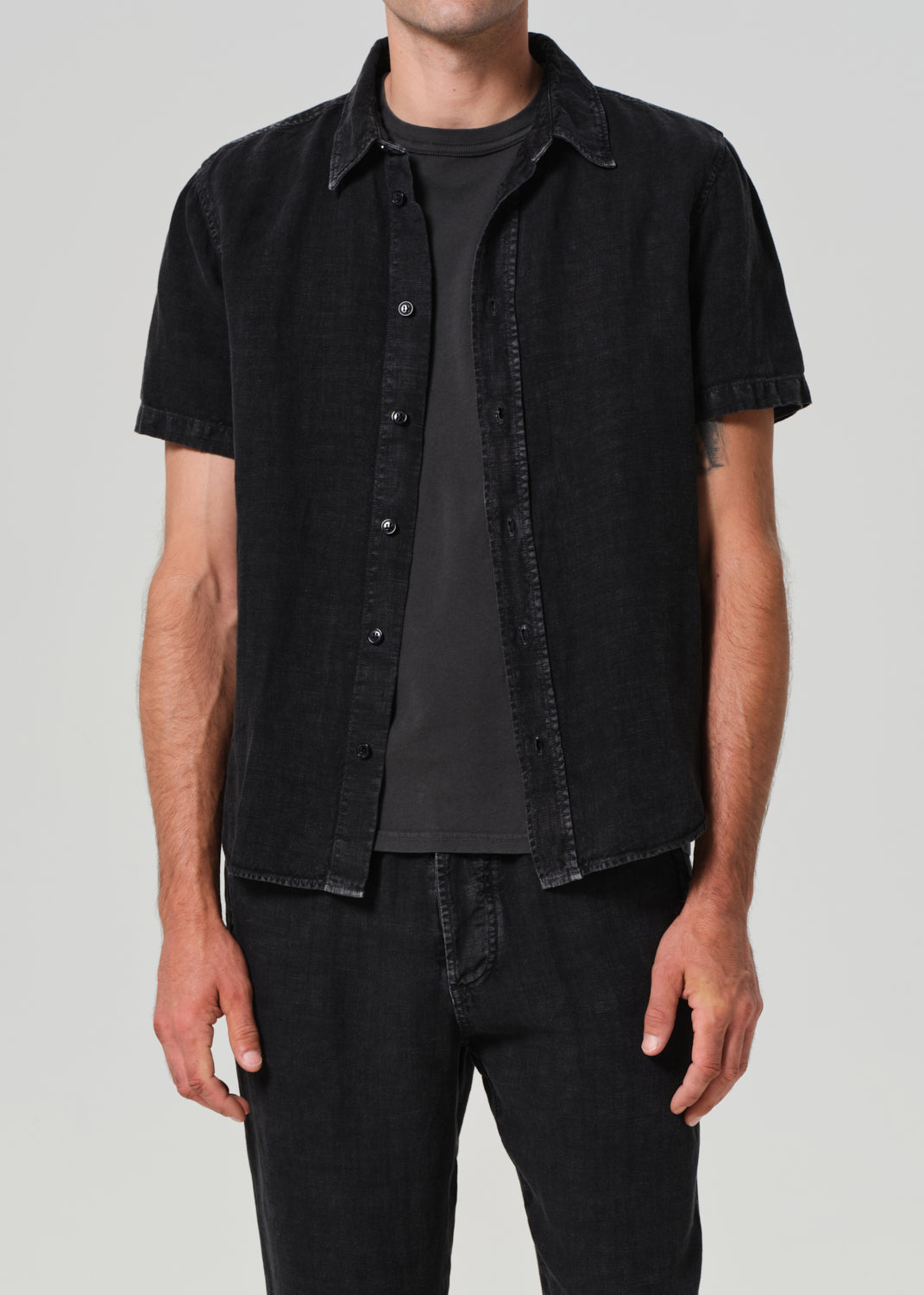 Cairo Short Sleeve Linen Shirt in Washed Black L / Washed Black Cairo Short Sleeve Linen Shirt in Washed Black L / Washed Black