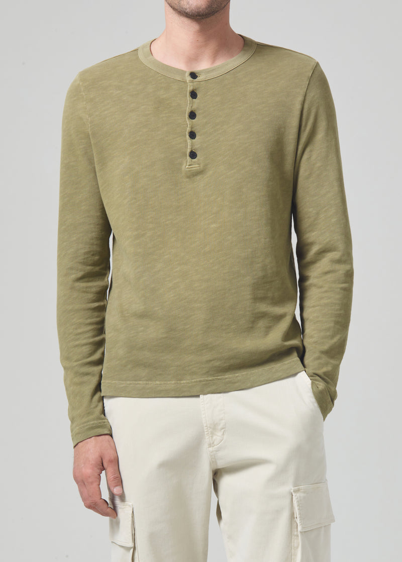Classic Henley in Canape