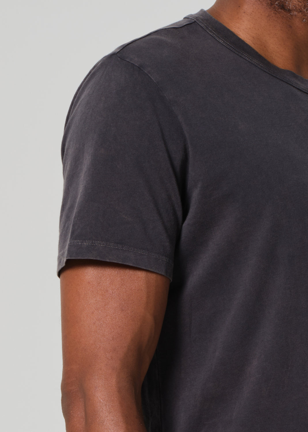 Everyday Short Sleeve Tee in Charcoal detail