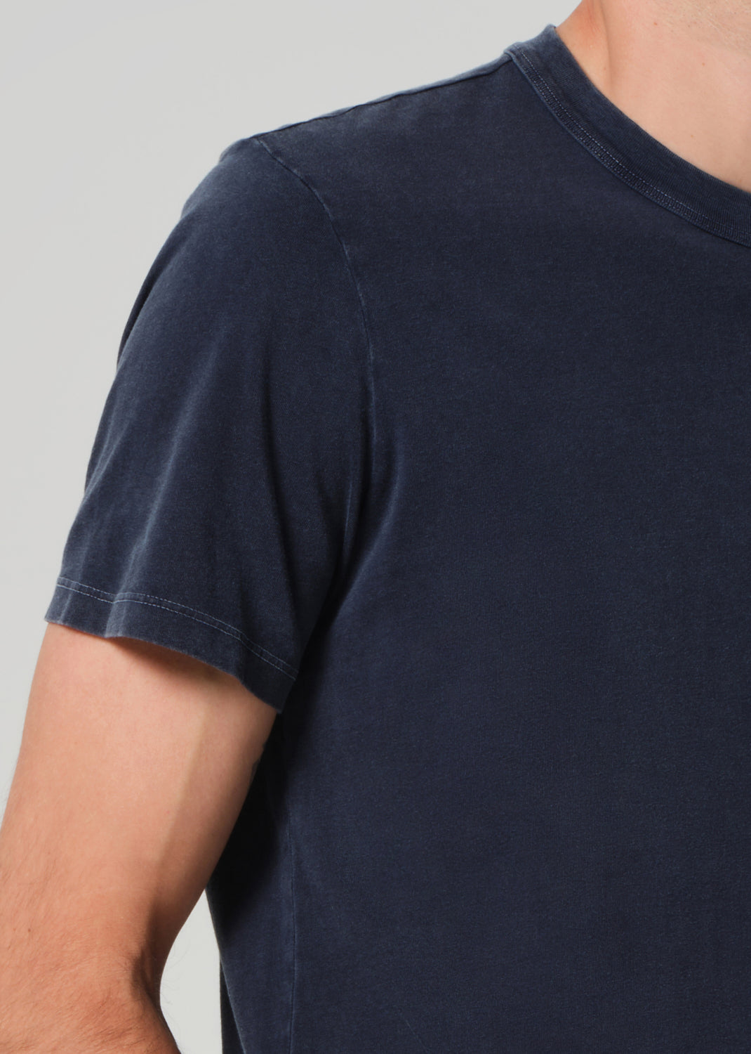 Everyday Short Sleeve Tee in Washed Marine detail