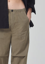 Luci Slouch Parachute Pant in Palmetto detail